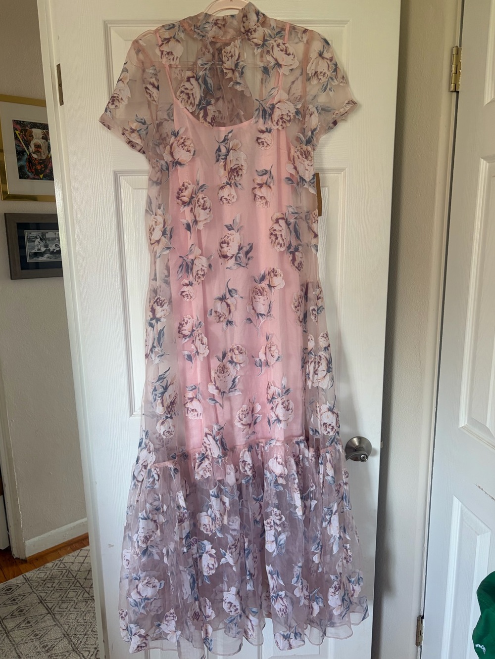 Few Moda Caara Melody Dress in Pink Floral. Rare find! Size M